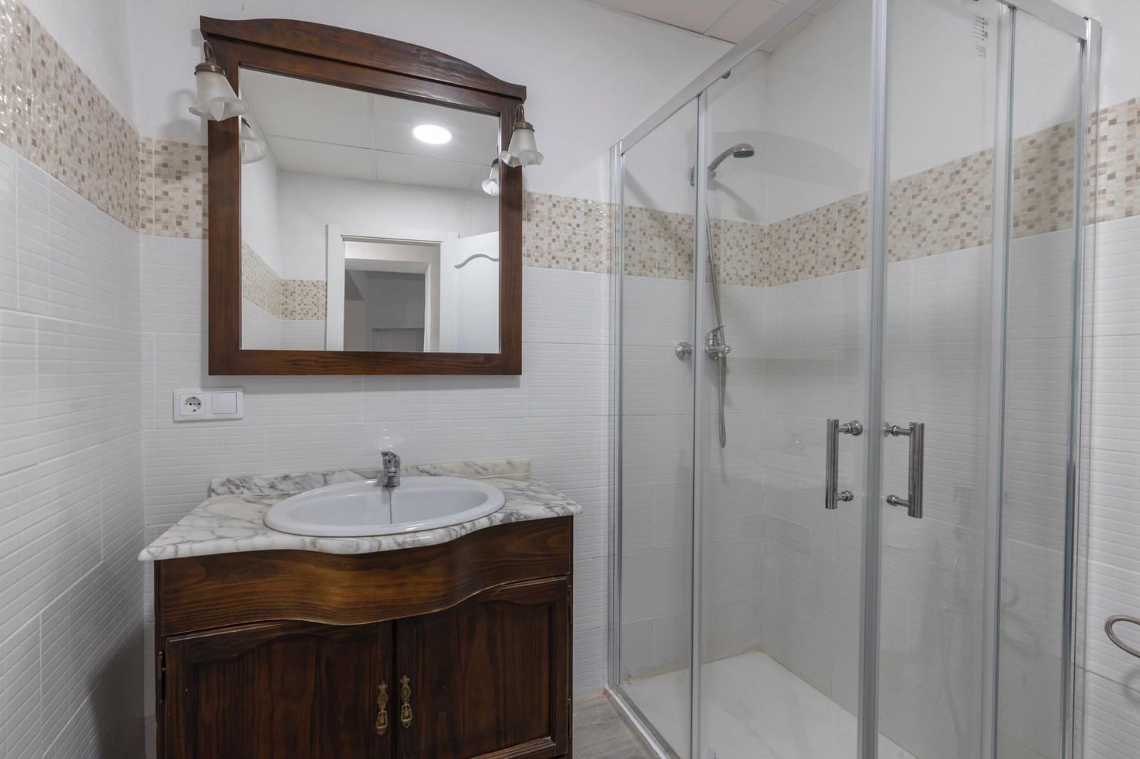 6 bedroom Apartment for sale in Moclin - € 139,900 (Ref: 9674886)