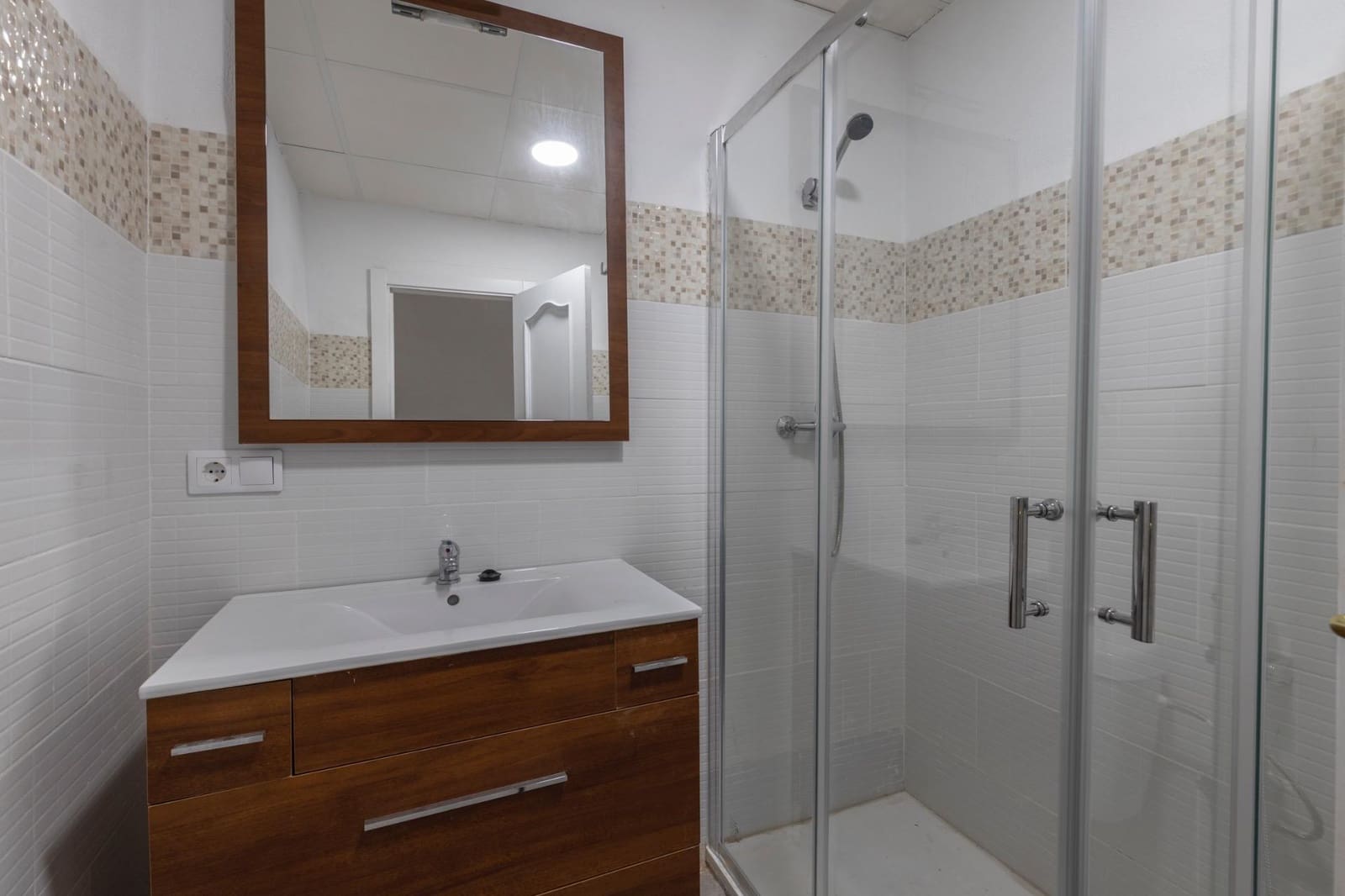 6 bedroom Apartment for sale in Moclin - € 139,900 (Ref: 9674886)