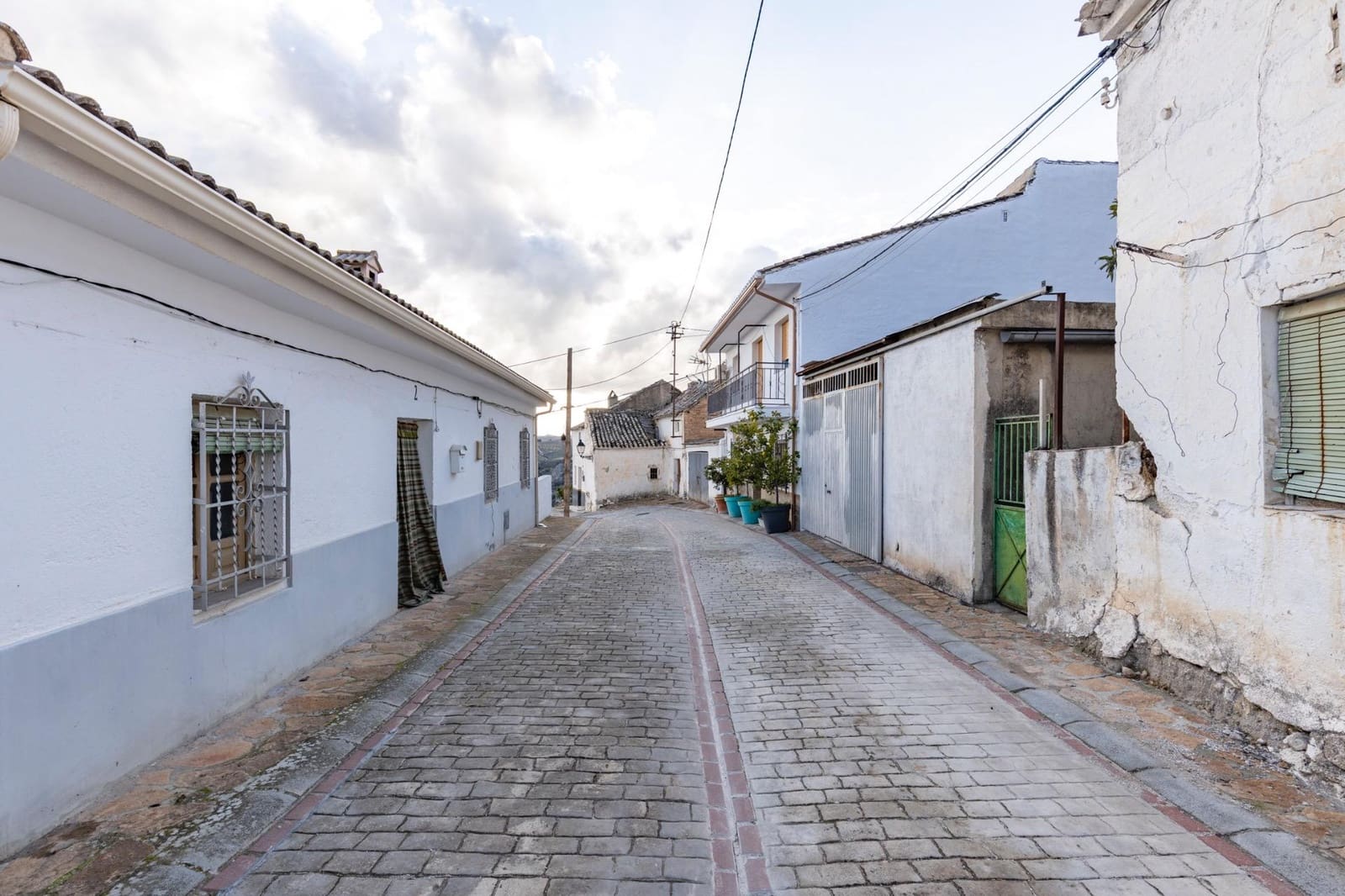 6 bedroom Apartment for sale in Moclin - € 139,900 (Ref: 9674886)