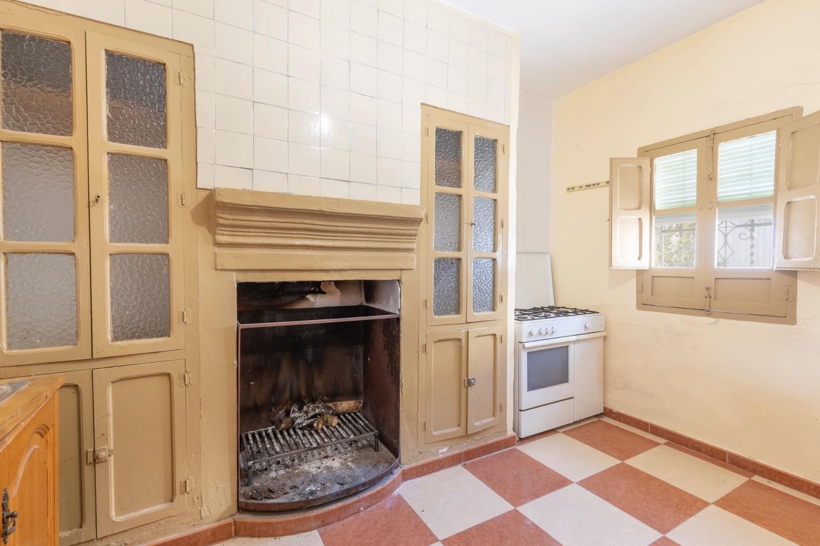 6 bedroom Apartment for sale in Moclin - € 139,900 (Ref: 9674886)