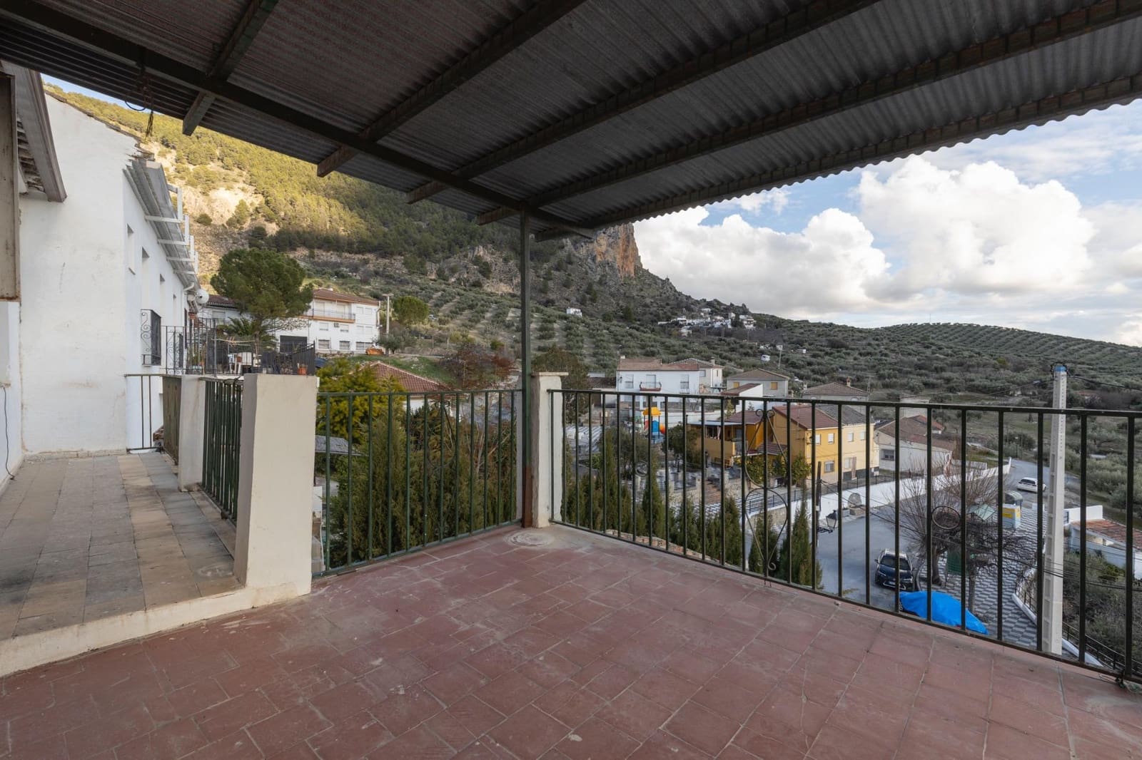 6 bedroom Apartment for sale in Moclin - € 139,900 (Ref: 9674886)