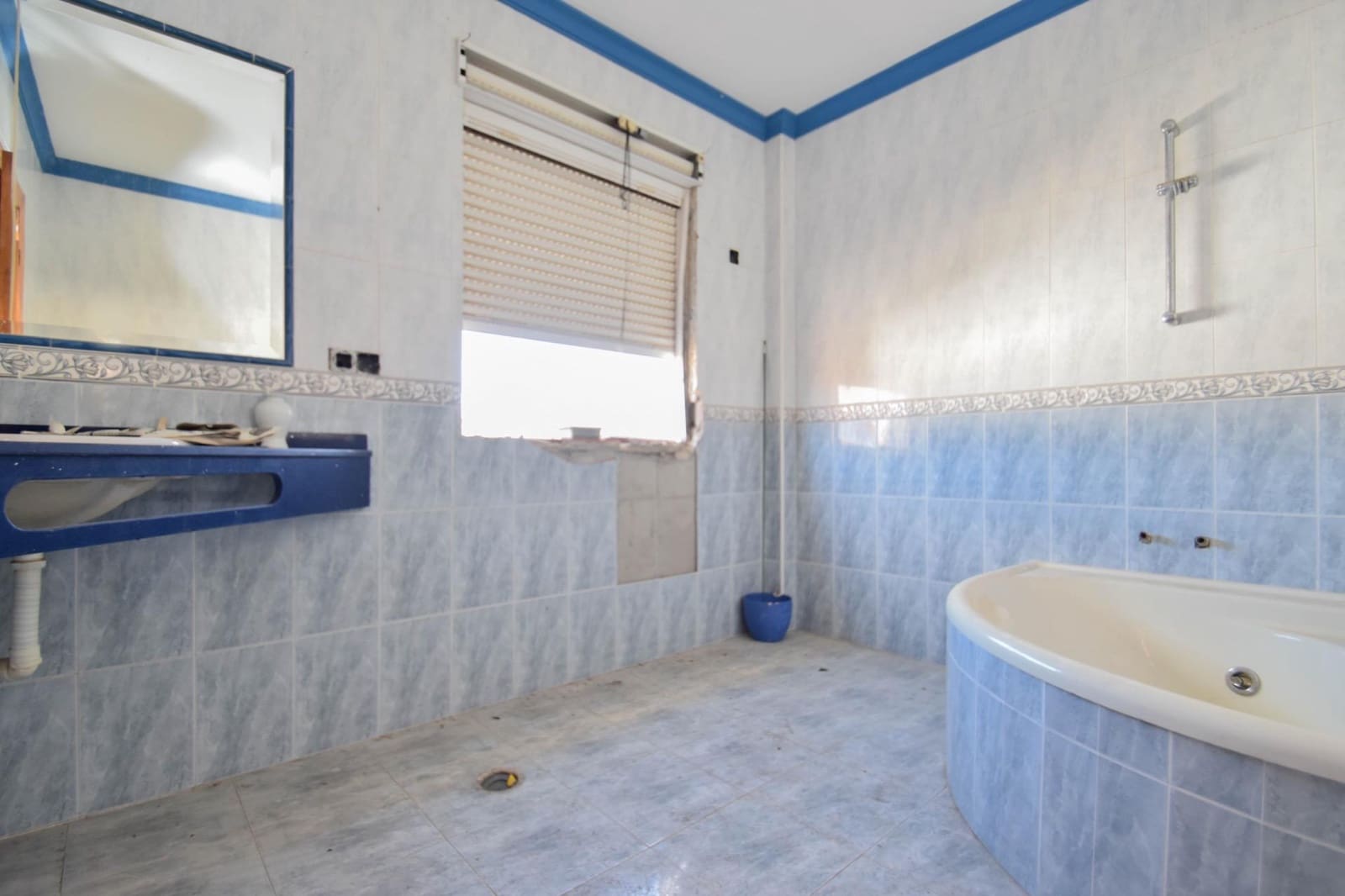 4 bedroom Villa for sale in Cijuela - € 240,000 (Ref: 9674888)