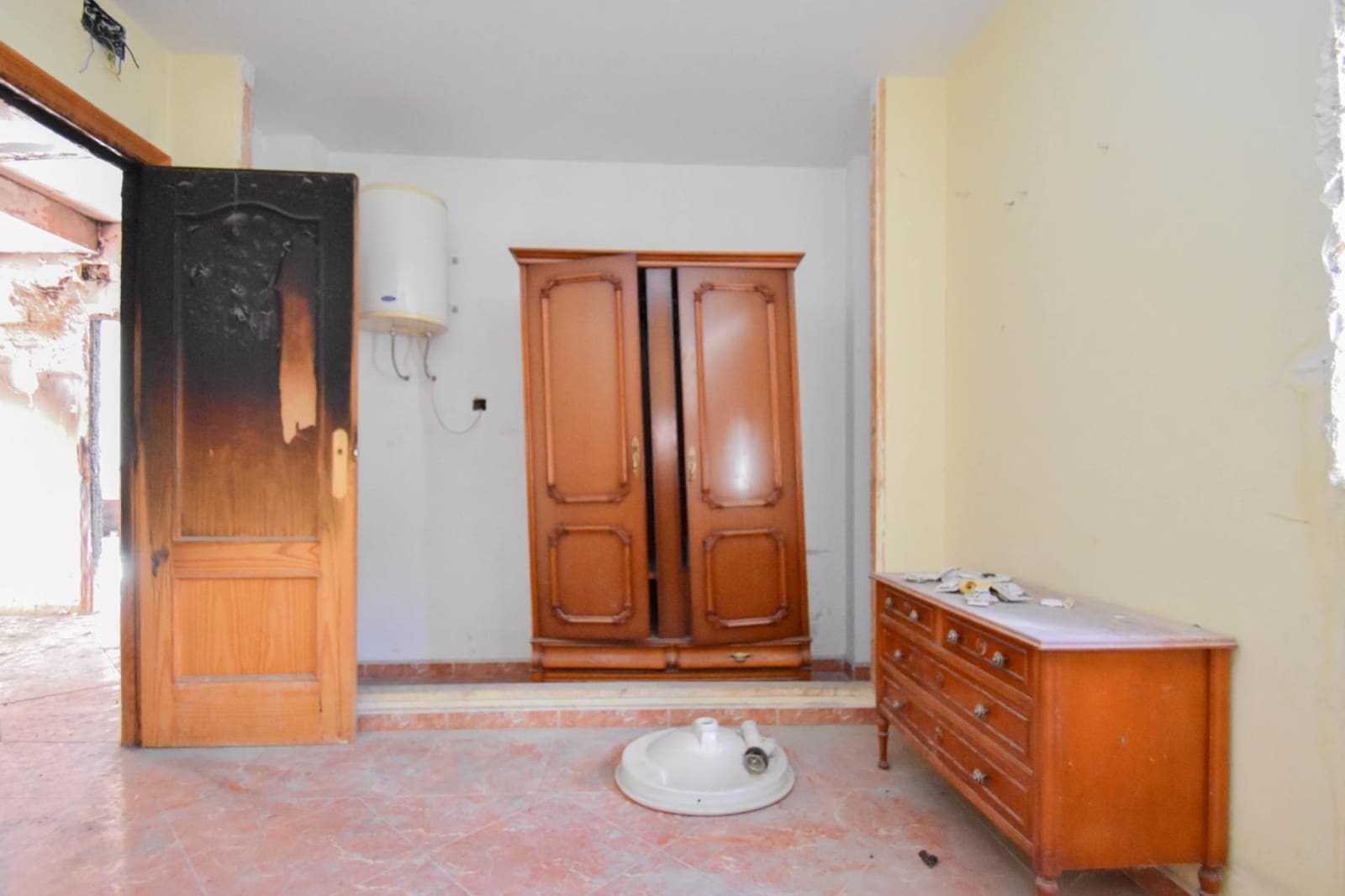 4 bedroom Villa for sale in Cijuela - € 240,000 (Ref: 9674888)