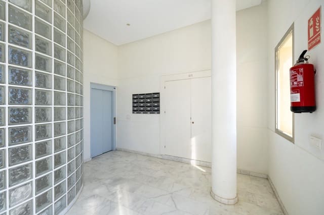 Piso de 3 habitaciones en Calahonda, Motril en venta con garaje - 198.000 € (Ref: 9674892)