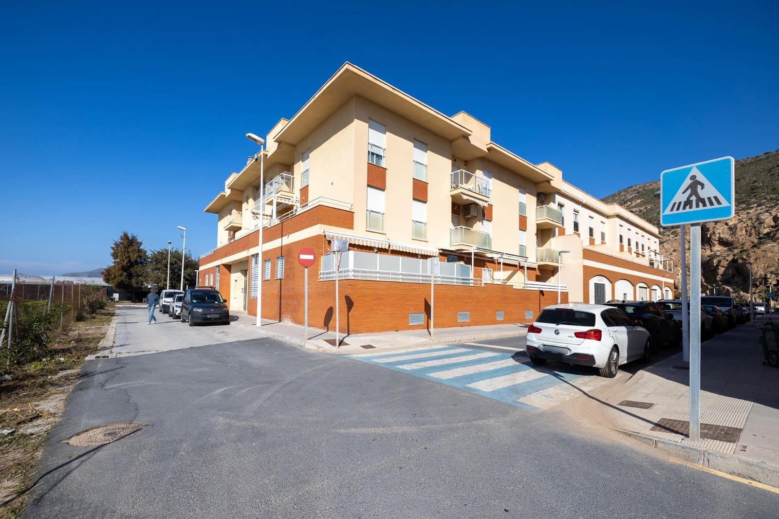 Piso de 3 habitaciones en Calahonda en venta con garaje - 198.000 € (Ref: 9674892)