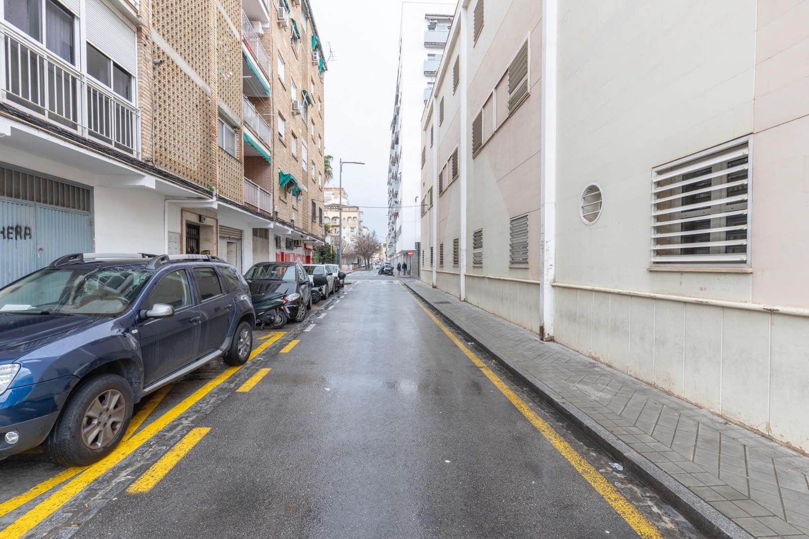 Commercieel te koop in Granada stad - € 123.500 (Ref: 9674894)