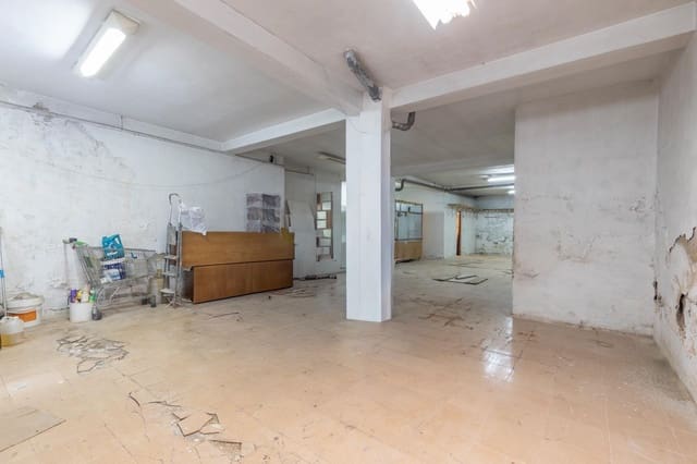 Commercieel te koop in Zaidin, Granada stad - € 123.500 (Ref: 9674894)