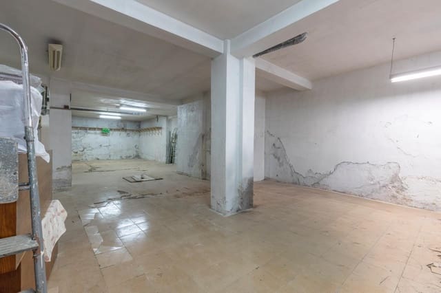 Commercieel te koop in Zaidin, Granada stad - € 123.500 (Ref: 9674894)