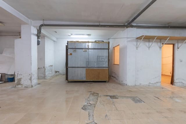 Commercieel te koop in Zaidin, Granada stad - € 123.500 (Ref: 9674894)