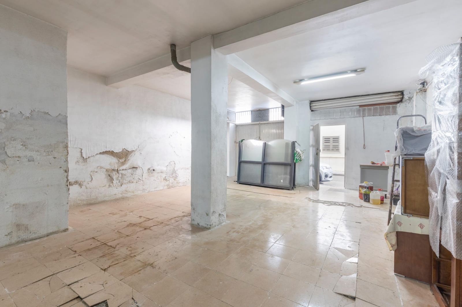 Commercieel te koop in Granada stad - € 123.500 (Ref: 9674894)