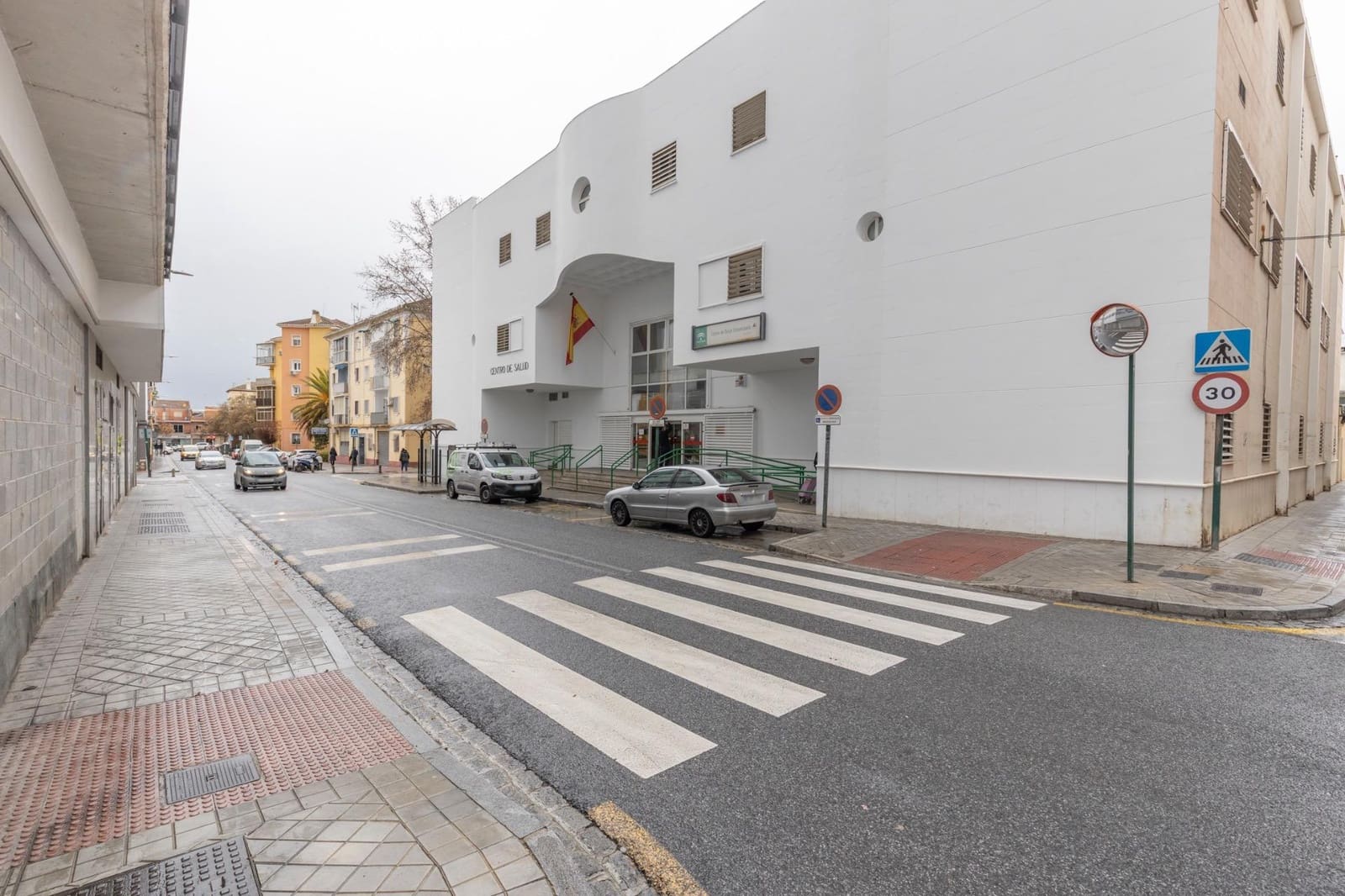 Commercieel te koop in Granada stad - € 123.500 (Ref: 9674894)