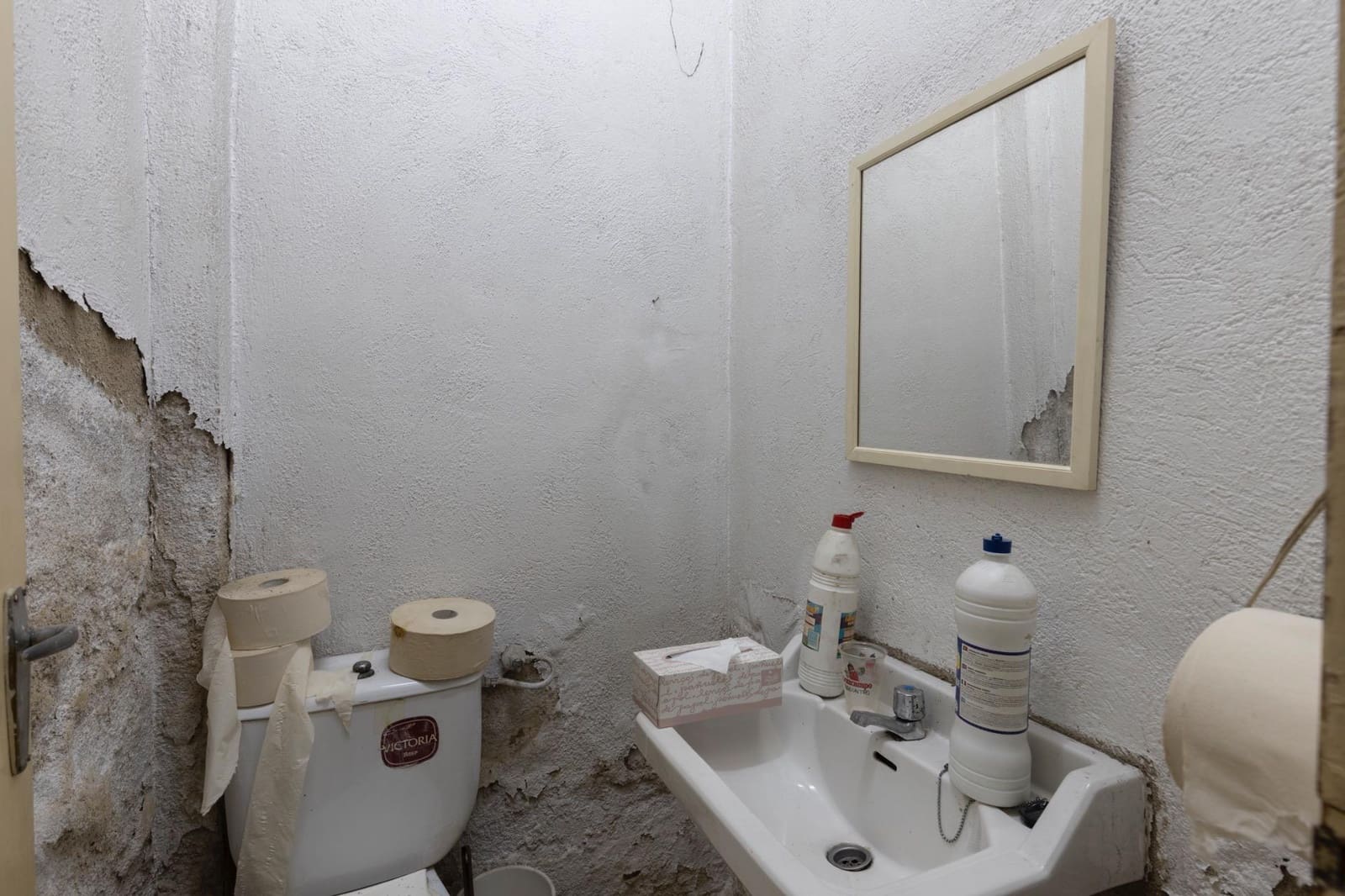 Commercieel te koop in Granada stad - € 123.500 (Ref: 9674894)