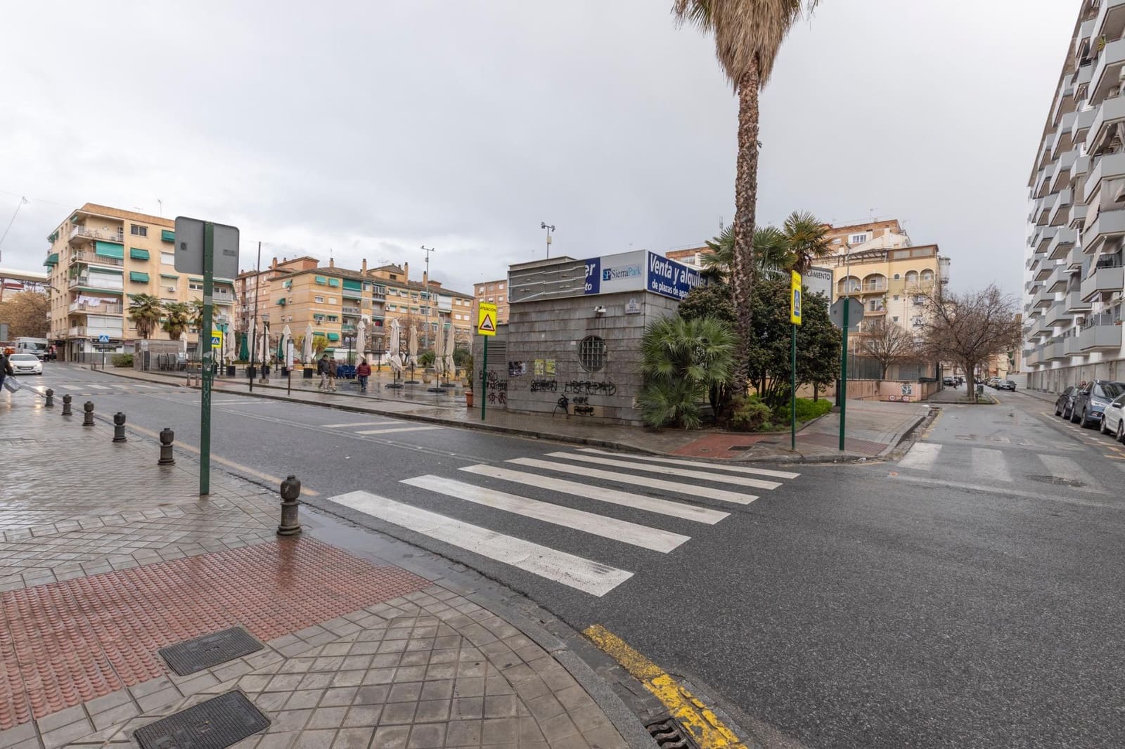 Commercieel te koop in Granada stad - € 123.500 (Ref: 9674894)