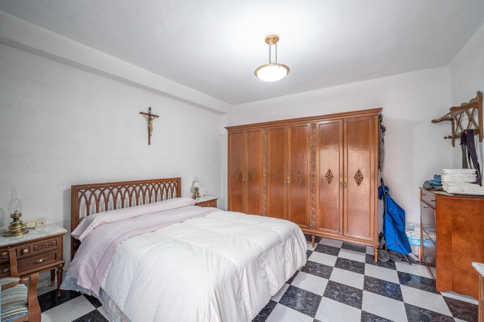 Piso de 3 habitaciones en Granada ciudad en venta - 198.000 € (Ref: 9674895)