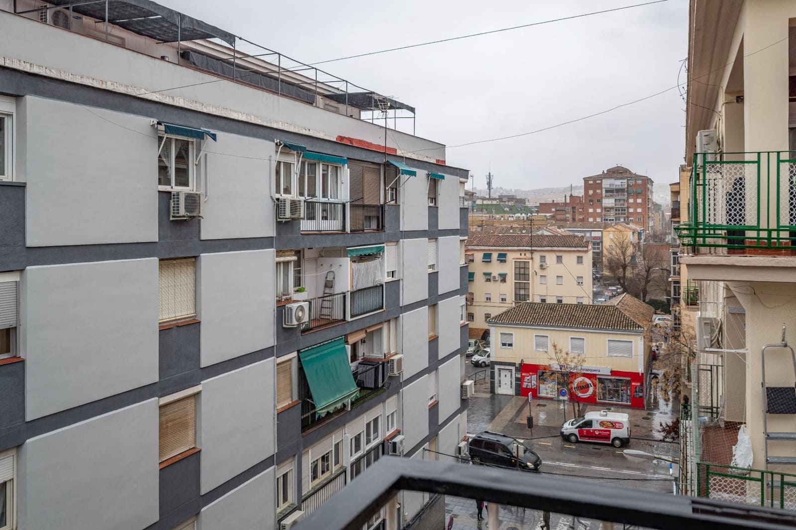 Piso de 3 habitaciones en Granada ciudad en venta - 198.000 € (Ref: 9674895)