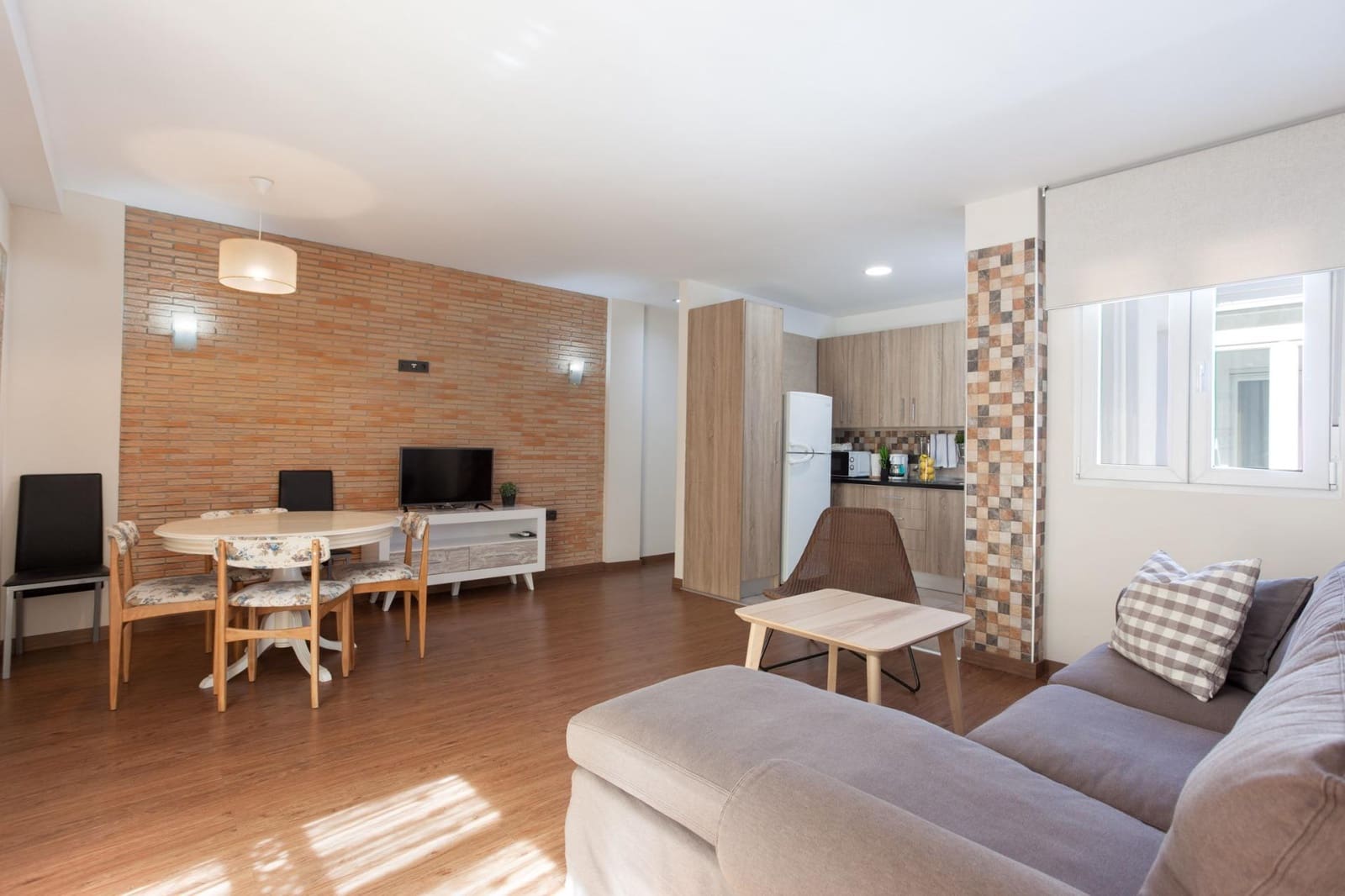 Apartamento de 14 habitaciones en Granada ciudad en venta - 1.175.000 € (Ref: 9674896)