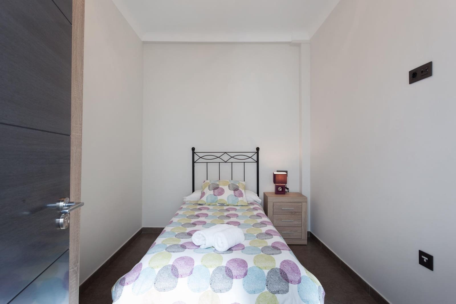 Apartamento de 14 habitaciones en Granada ciudad en venta - 1.175.000 € (Ref: 9674896)