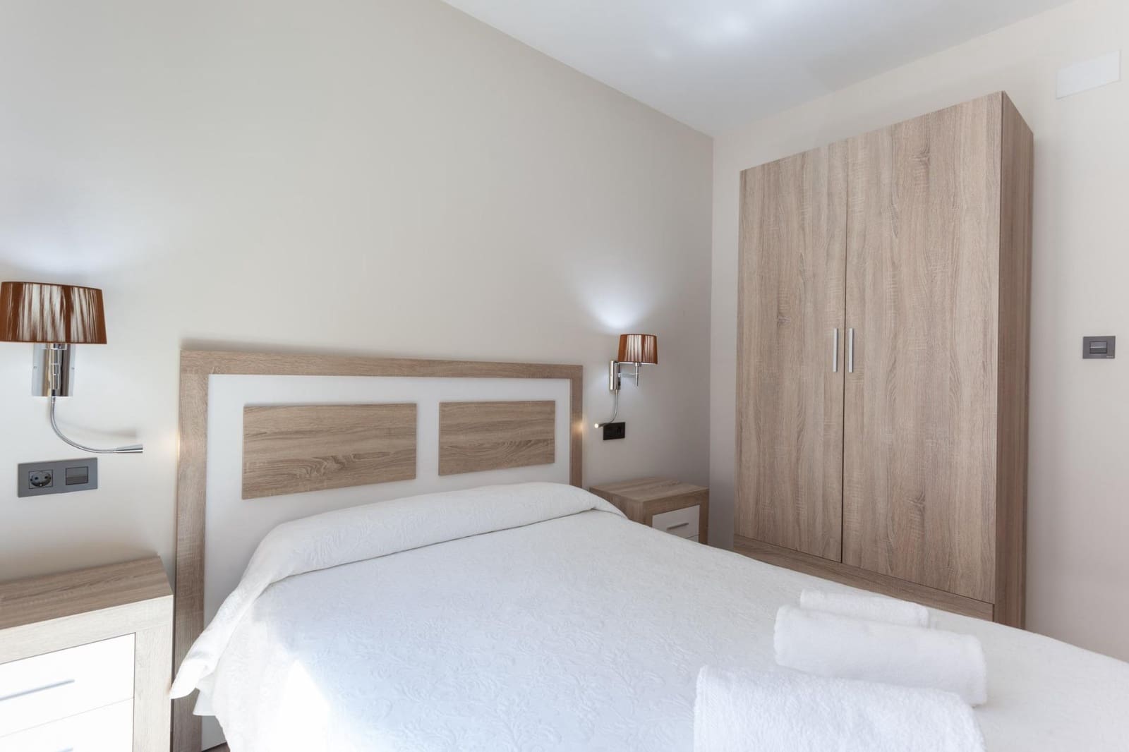 Apartamento de 14 habitaciones en Granada ciudad en venta - 1.175.000 € (Ref: 9674896)