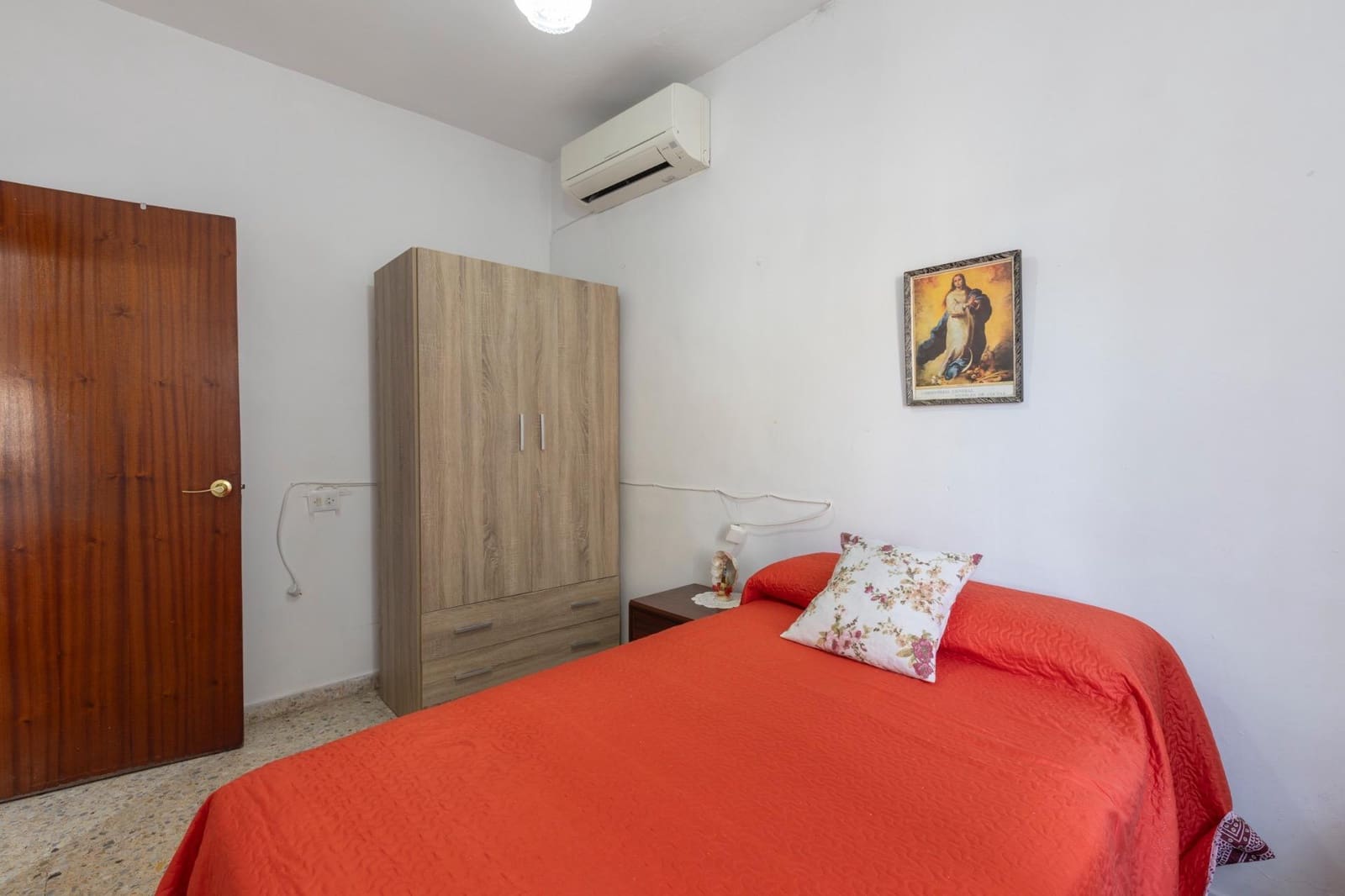 3 bedroom Villa for sale in Huetor Tajar with garage - € 170,000 (Ref: 9674897)