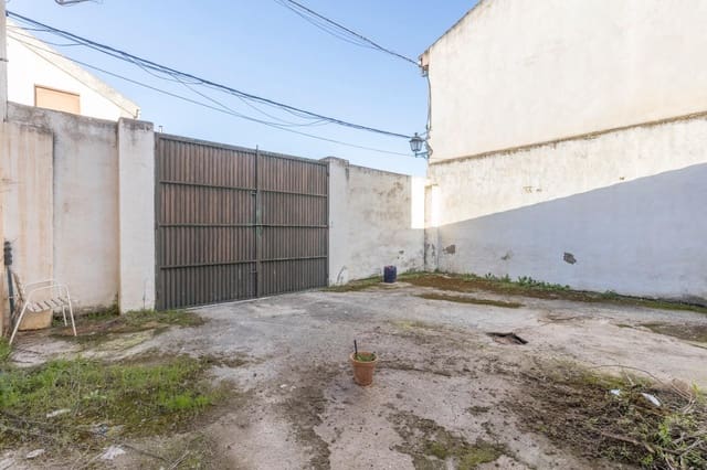 3 bedroom Villa for sale in Huétor Tájar with garage - € 170,000 (Ref: 9674897)