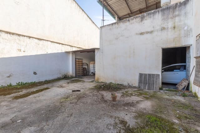 3 bedroom Villa for sale in Huétor Tájar with garage - € 170,000 (Ref: 9674897)