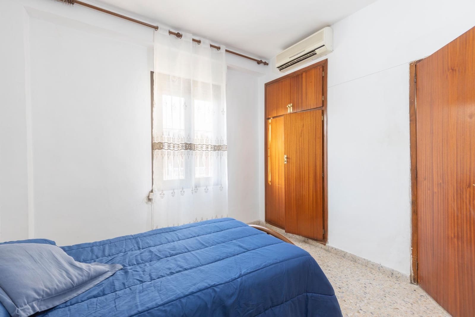 3 bedroom Villa for sale in Huetor Tajar with garage - € 170,000 (Ref: 9674897)