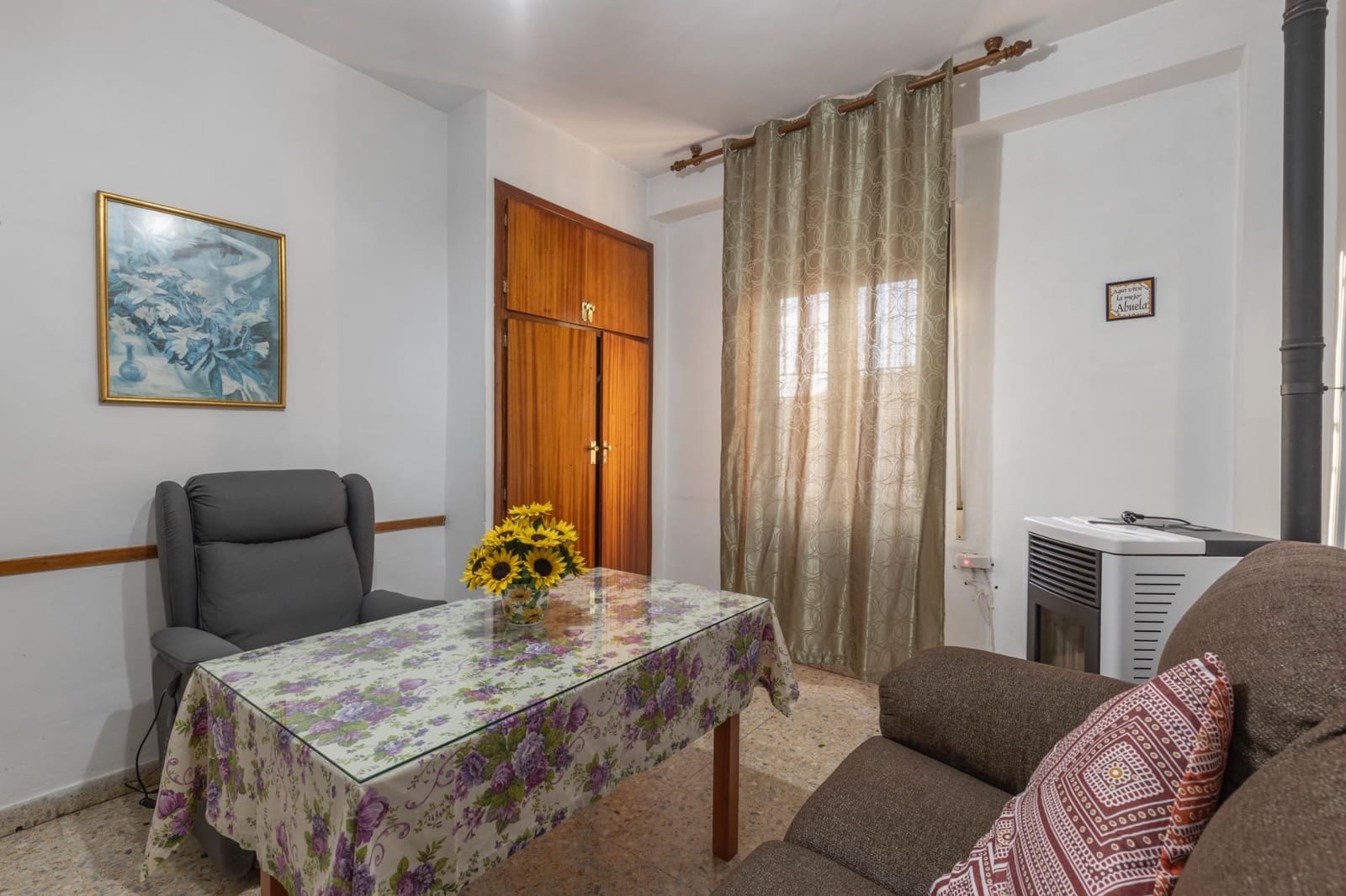 3 bedroom Villa for sale in Huetor Tajar with garage - € 170,000 (Ref: 9674897)