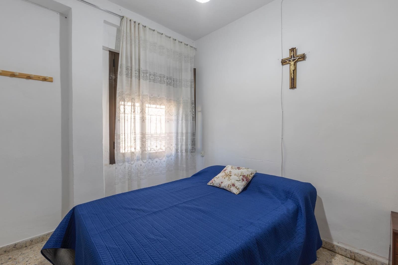 3 bedroom Villa for sale in Huetor Tajar with garage - € 170,000 (Ref: 9674897)