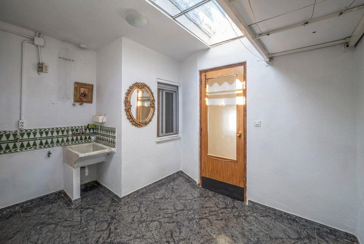 Casa de 5 habitaciones en Atarfe en venta - 140.000 € (Ref: 9674898)