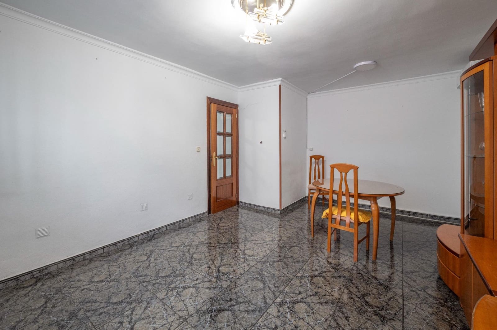 Casa de 5 habitaciones en Atarfe en venta - 140.000 € (Ref: 9674898)