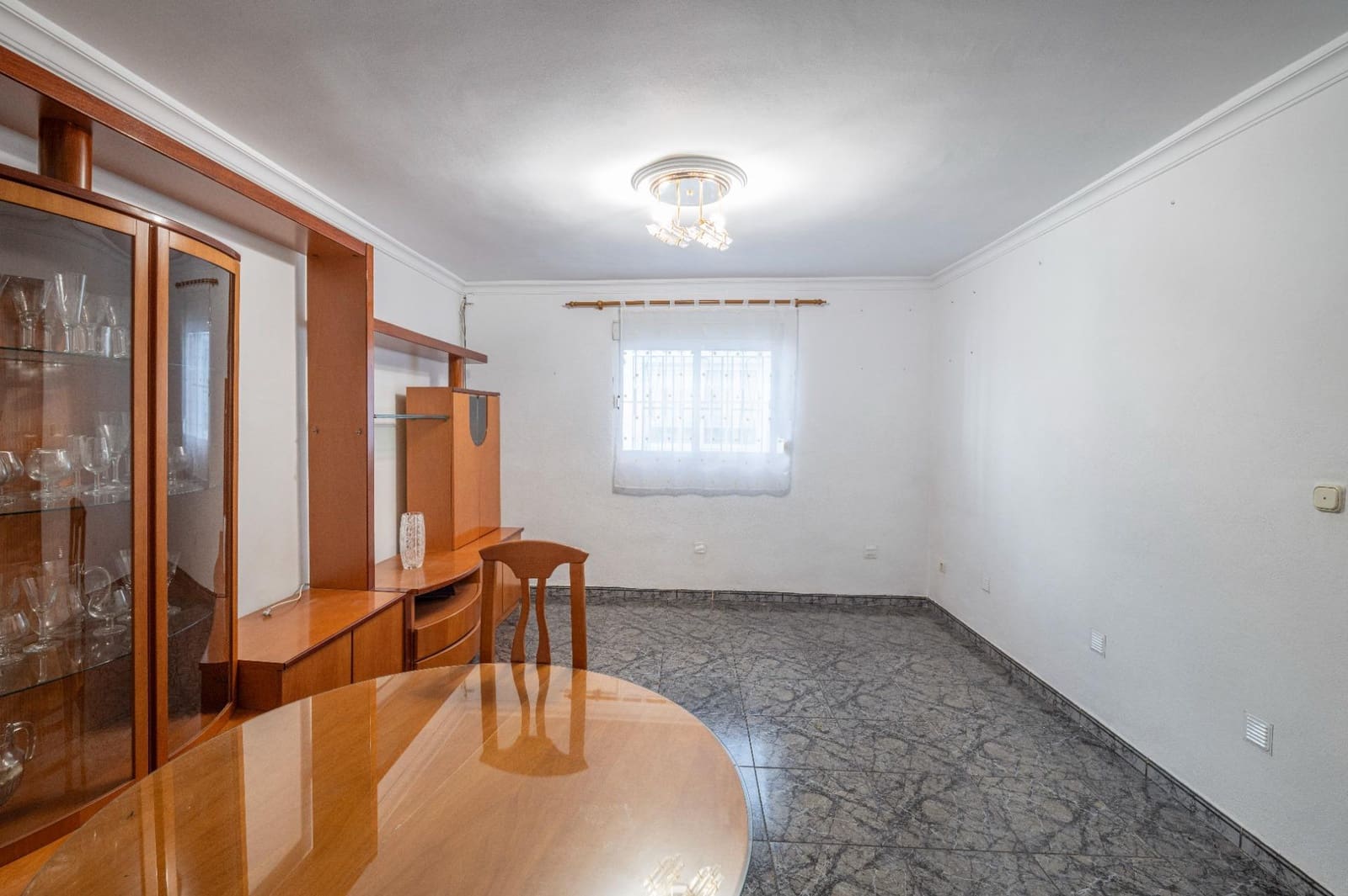Casa de 5 habitaciones en Atarfe en venta - 140.000 € (Ref: 9674898)