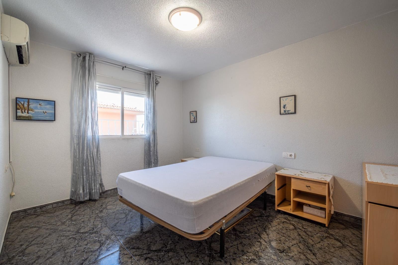 Casa de 5 habitaciones en Atarfe en venta - 140.000 € (Ref: 9674898)