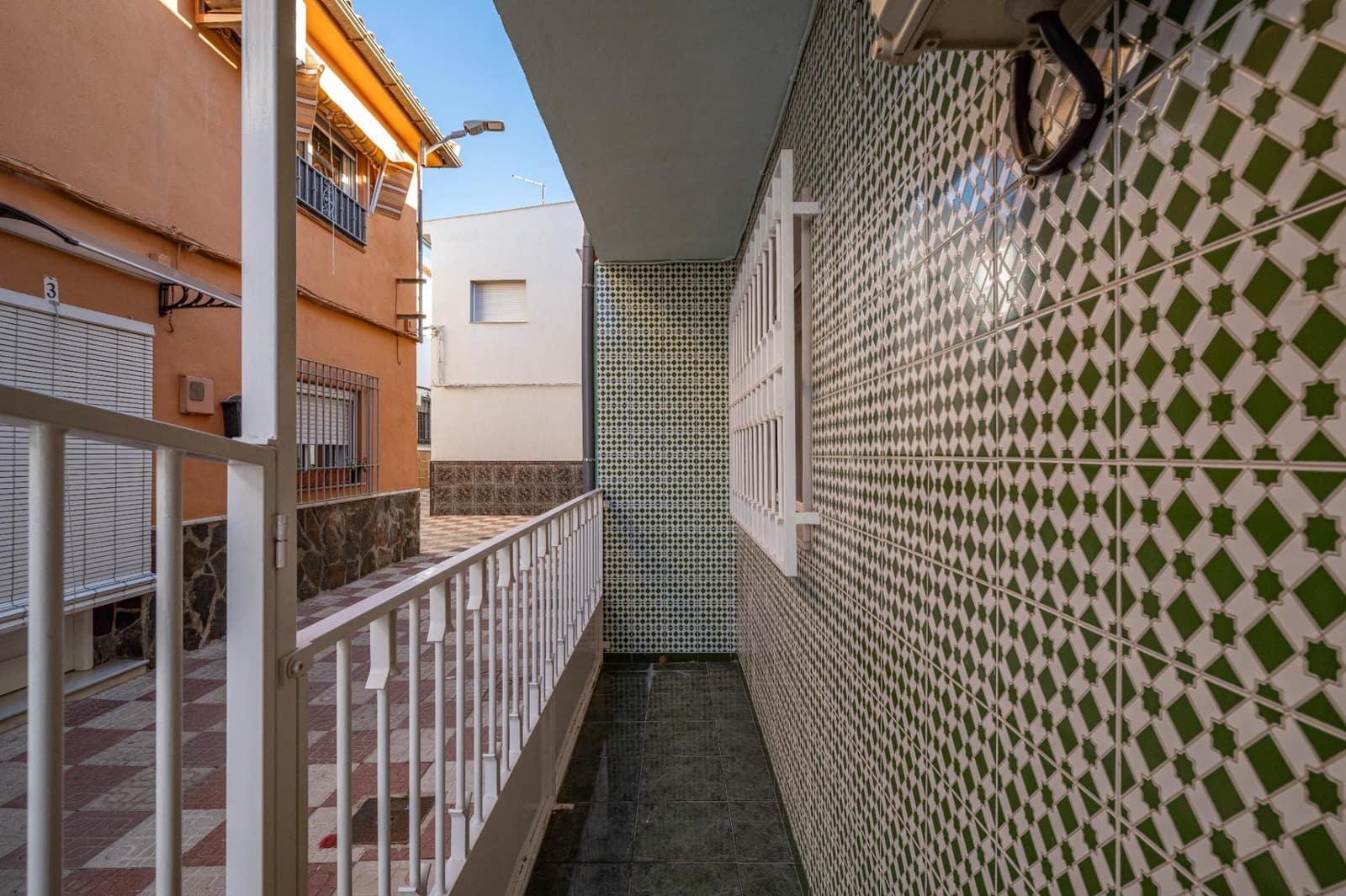 Casa de 5 habitaciones en Atarfe en venta - 140.000 € (Ref: 9674898)