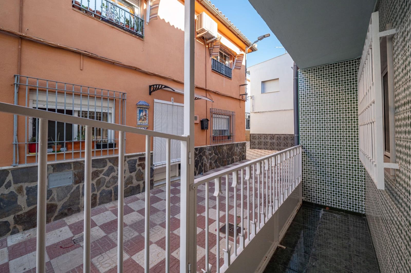 Casa de 5 habitaciones en Atarfe en venta - 140.000 € (Ref: 9674898)