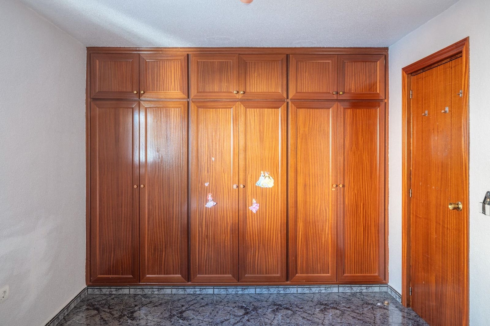 Casa de 5 habitaciones en Atarfe en venta - 140.000 € (Ref: 9674898)