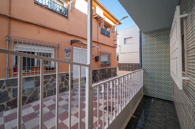 Casa de 5 habitaciones en Atarfe en venta - 140.000 € (Ref: 9674898)