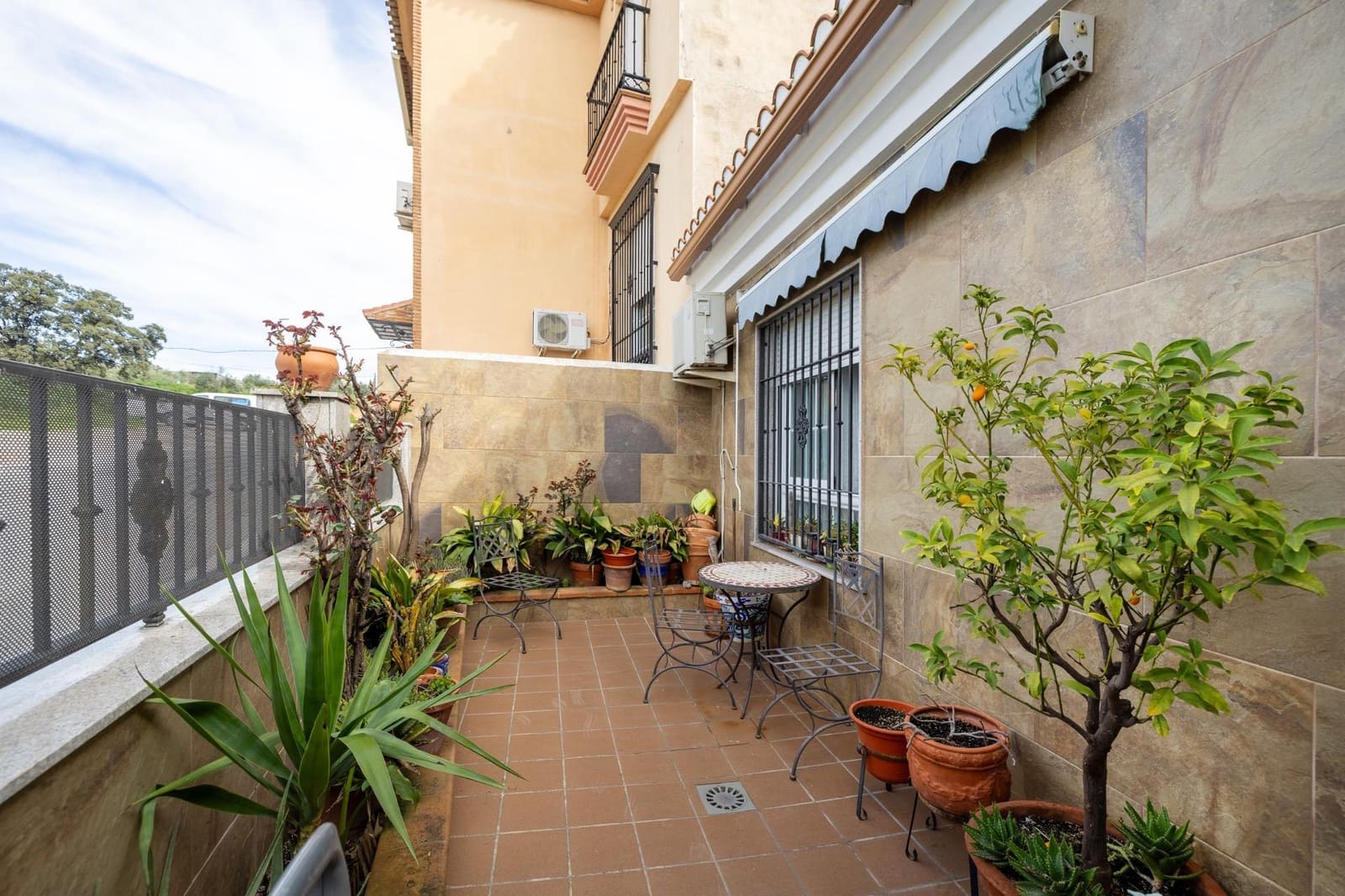 3 bedroom Terraced Villa for sale in Peligros with garage - € 229,000 (Ref: 9674900)