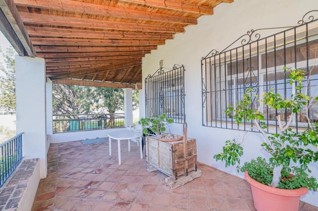 4 sypialnia Willa na sprzedaż w Motril z basenem garażem - 485 000 € (Ref: 9674901)