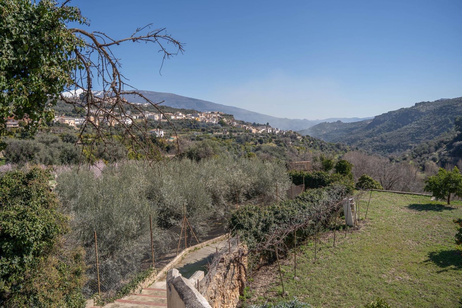 Finca/Casa Rural de 5 habitaciones en Albuñuelas en venta - 82.000 € (Ref: 9674906)