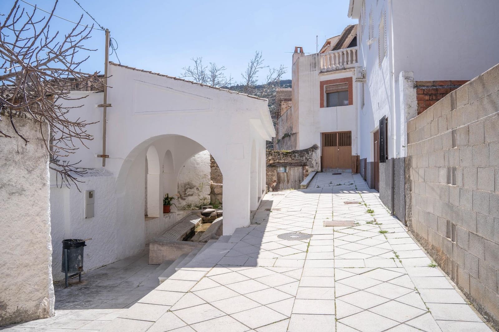 Finca/Casa Rural de 5 habitaciones en Albuñuelas en venta - 82.000 € (Ref: 9674906)