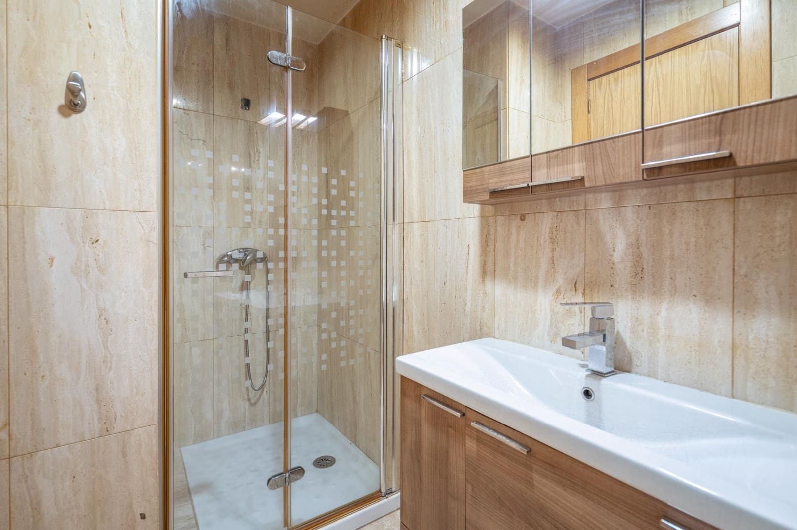 4 bedroom Flat for sale in Granada city - € 358,000 (Ref: 9674907)