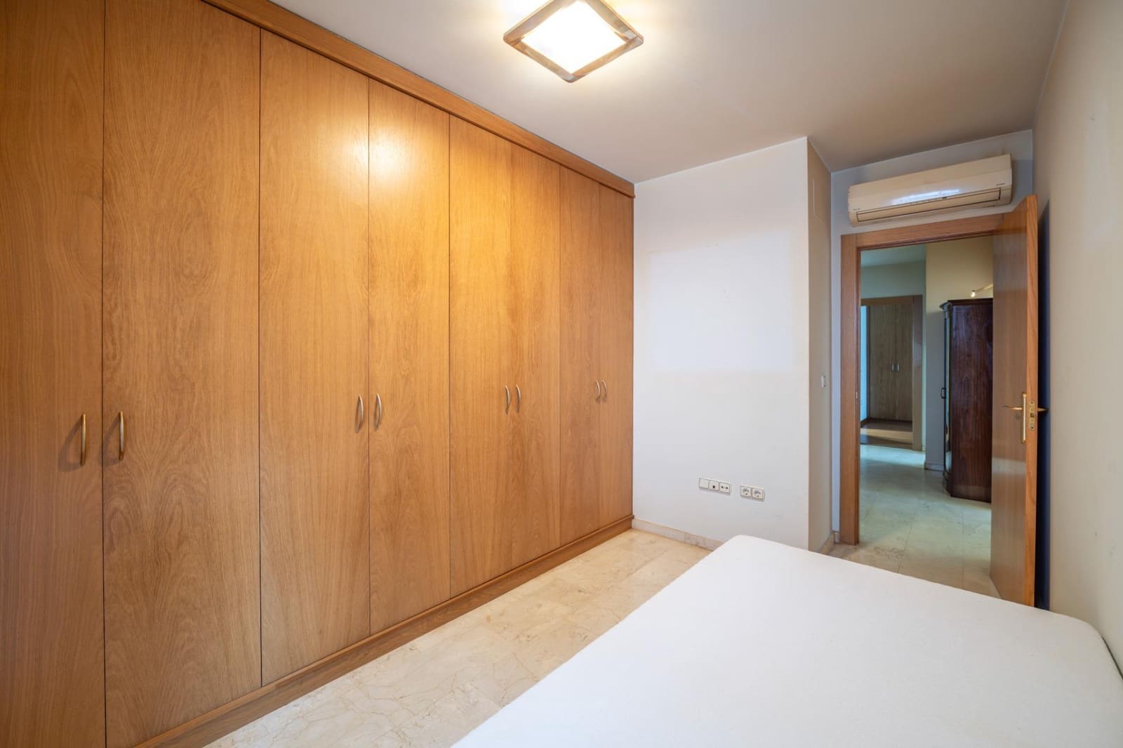 4 bedroom Flat for sale in Granada city - € 358,000 (Ref: 9674907)