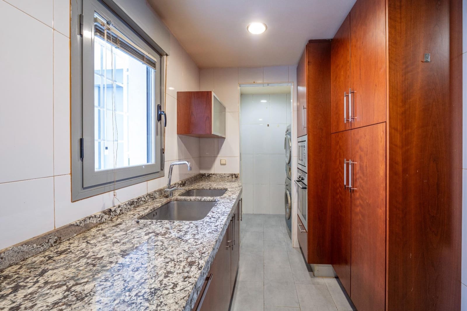 4 bedroom Flat for sale in Granada city - € 358,000 (Ref: 9674907)