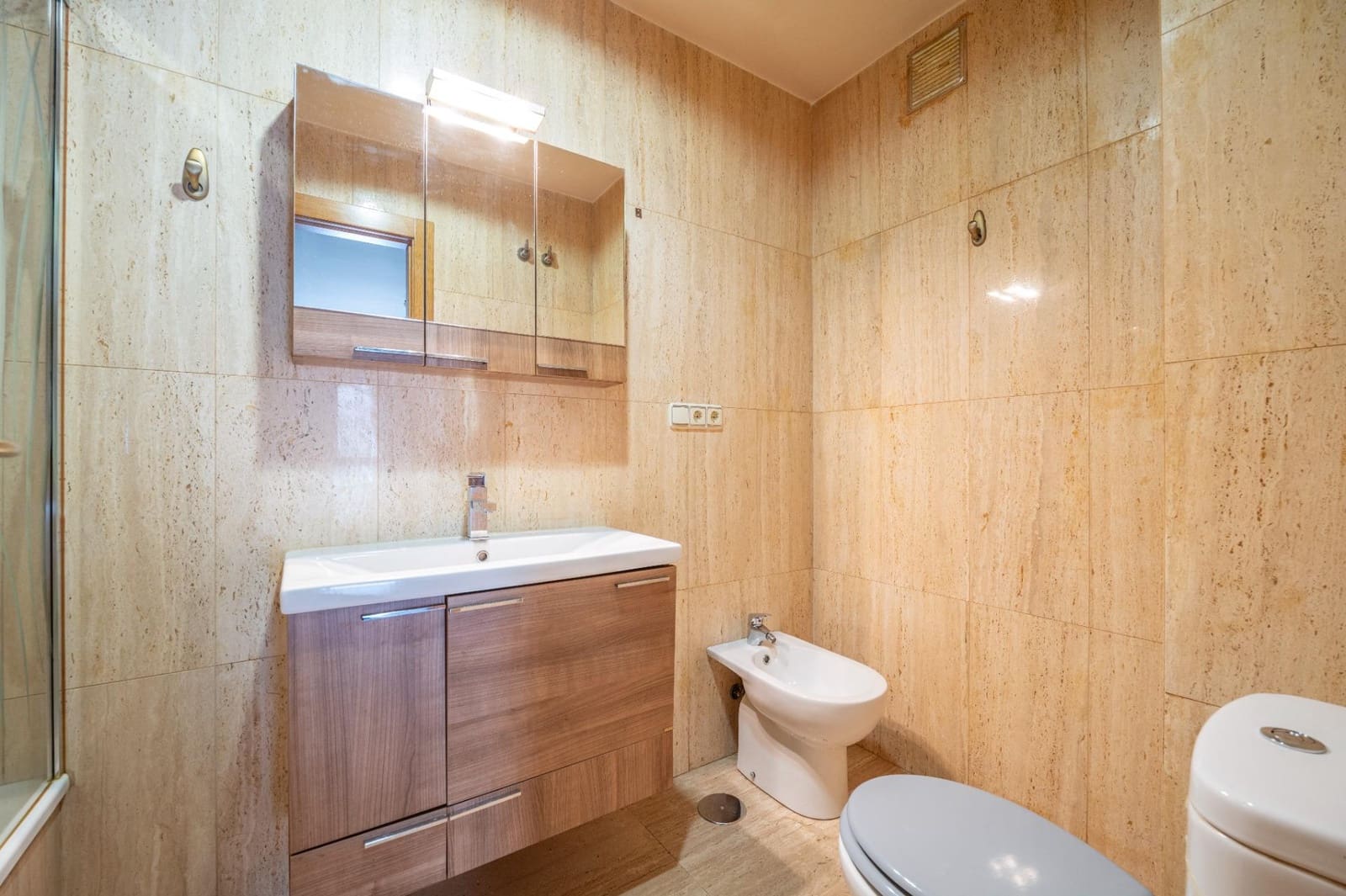 4 bedroom Flat for sale in Granada city - € 358,000 (Ref: 9674907)