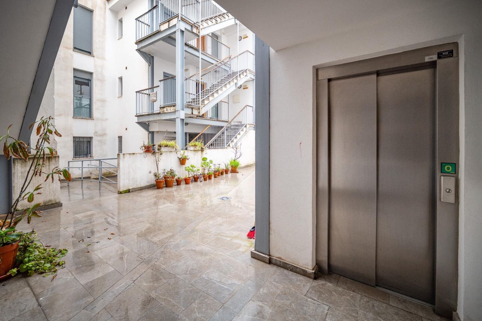 4 bedroom Flat for sale in Granada city - € 358,000 (Ref: 9674907)