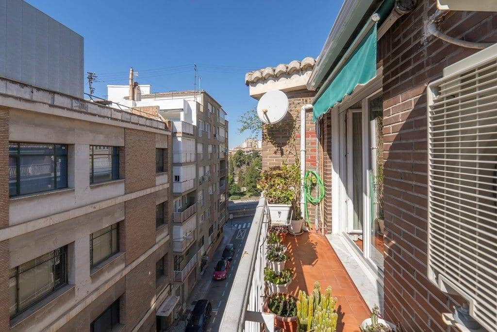 4 sovrum Takvåning till salu i Granada stad - 439 000 € (Ref: 9674908)