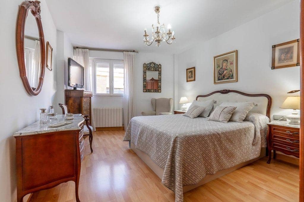 4 sovrum Takvåning till salu i Granada stad - 439 000 € (Ref: 9674908)