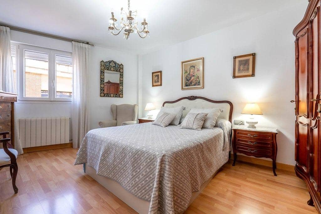 4 sovrum Takvåning till salu i Granada stad - 439 000 € (Ref: 9674908)