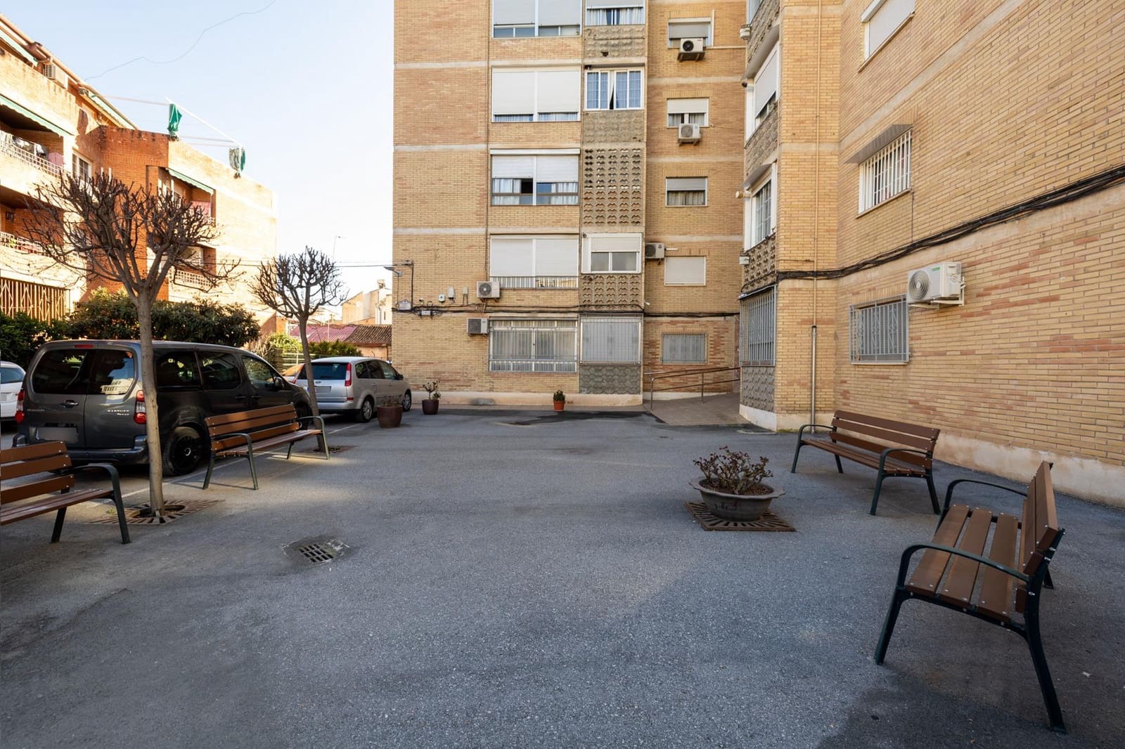 3 bedroom Apartment for sale in Granada city with garage - € 199,900 (Ref: 9674909)