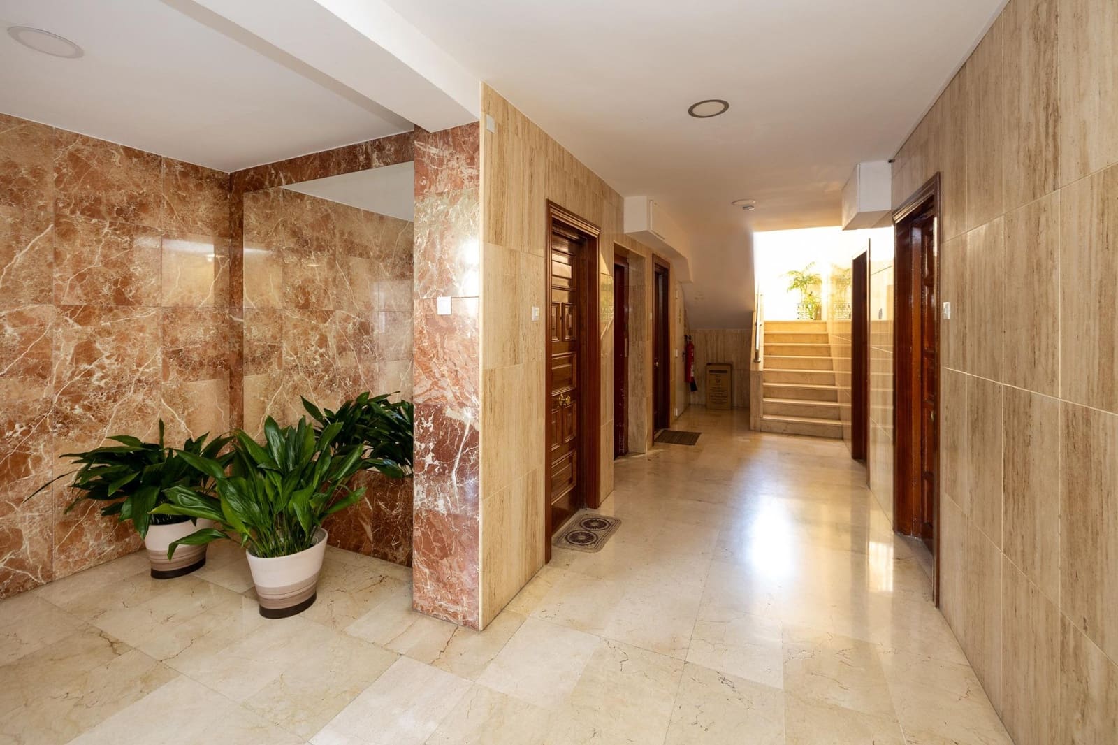 3 bedroom Apartment for sale in Granada city with garage - € 199,900 (Ref: 9674909)